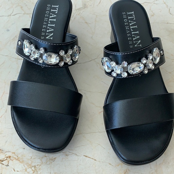 👠3for$30 Beautiful Italian shoemaker sandals with Crystals  made in Italy 🇮🇹 - Picture 3 of 9